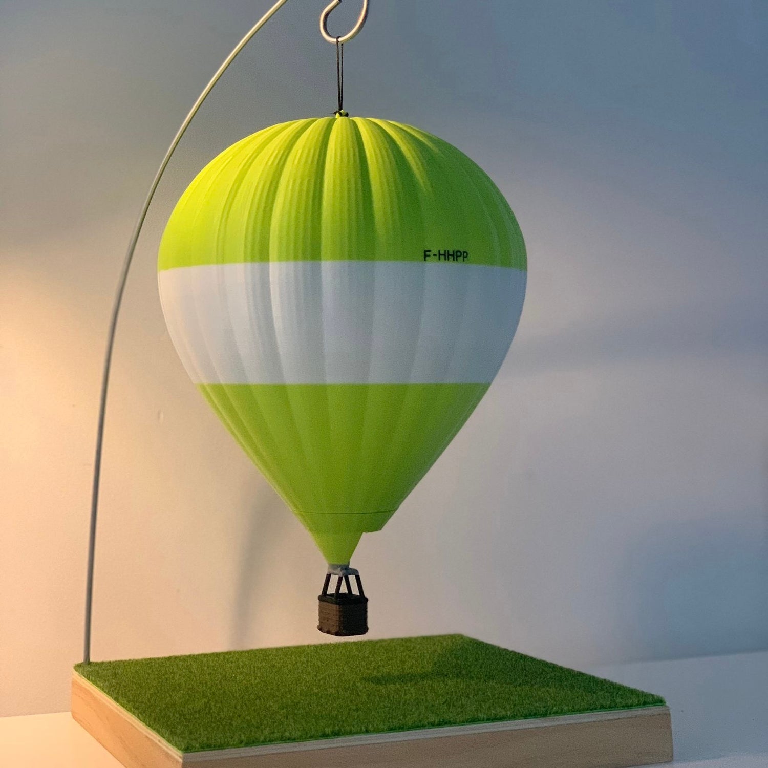 Montgolfière personnalisée F-HHPP reproduite en impression 3D par Aero-3D – custom hot air balloon